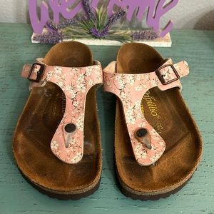 Papillio Sandals SZ 7